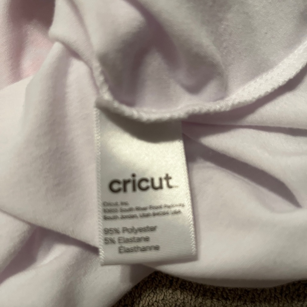 Cricut infusible ink. Custom made design t-shirt unisex. - Picture 3 of 4